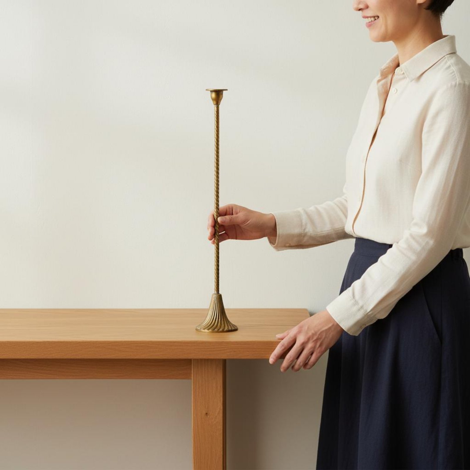 ツイストゴールドキャンドルホルダー安定したベースヴィンテージ - Paraffin Candle Wax のレビューと価格